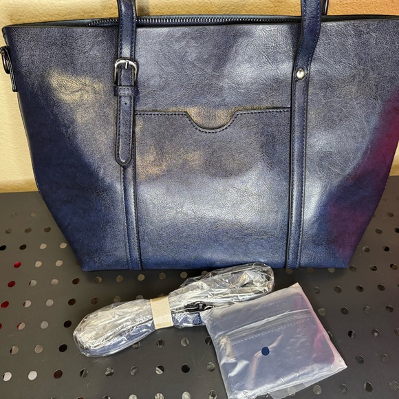 Elegant Blue Tote Bag - Picture 4 of 4